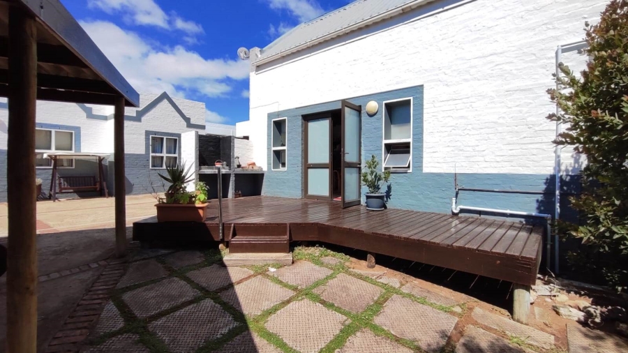 1 Bedroom Property for Sale in Stilbaai Wes Western Cape